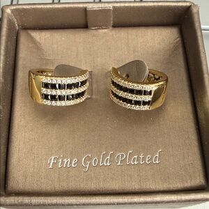 Contessa Huggie Earrings Gold Plated and NWOT in Box